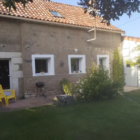 Semesterbostad La Fermette De Chandigon Antran