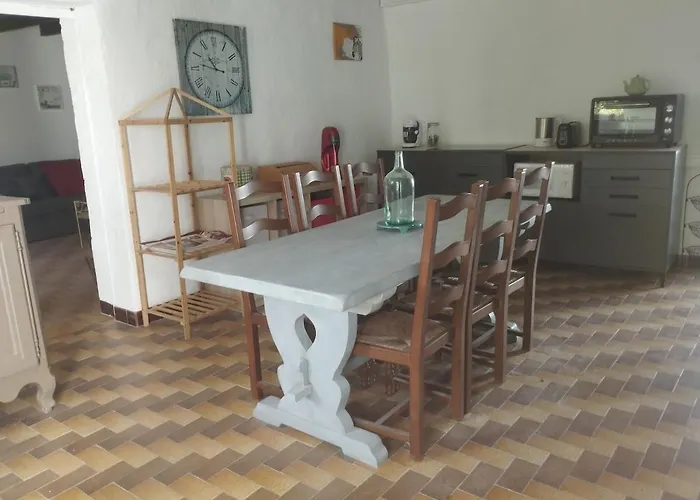 La Fermette De Chandigon بيت للعطل