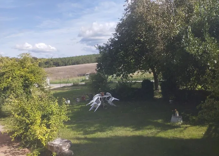 La Fermette De Chandigon بيت للعطل *